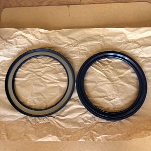 Front And Rear Crankshaft Oil Seals 37511-04300 For Mitsubishi Marine Engine S6R