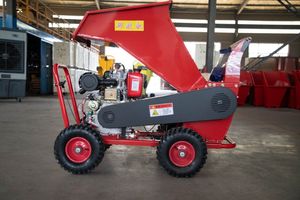 Auto-Braking When Parking Diesel Wood Chipper Shredder Machine