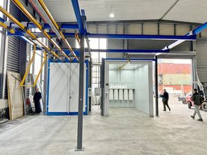 Jinhai Horizontal Overhead Conveyor System Manual Powder Coating Production Line Powder Curing Oven + Walk-in Spray Booth