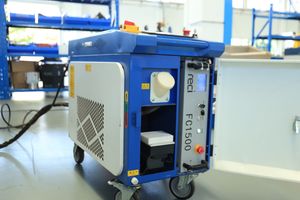 High Efficiency Water Cooling Portable 1500W Fiber Laser Welding Machine for Stainless Steel Aluminum Copper Chromium Nickel Titanium Metal