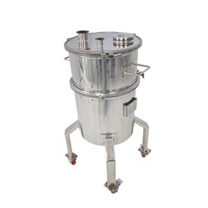 Versatile Suction Filter for Aquariums and Pond Filtration Systems