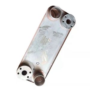 Truck Parts Engine Oil Cooler (11110049 11110220 15135094) for Volvo