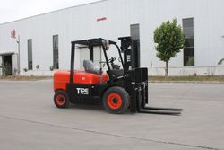 High Quality 1.5 Ton 2 Ton 3 Ton 3.5 Ton 5 Ton Diesel Forklift Lifting Platform
