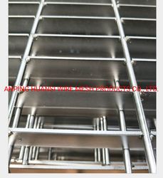 Galvanized Reinforced Serrated Plain Steel Welded Bar Grating for Ship