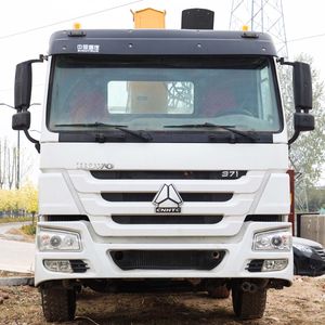 Sinotruk HOWO 8*4 Mounted Crane Truck Cargo Truck Truck