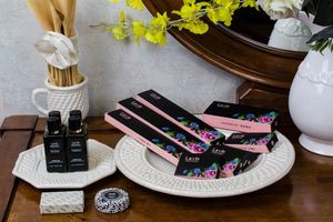 China Factory Hotel Supplies Disposable Sshampoo Toothpaste Hotel Amenities Sets