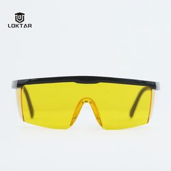 Blue Light Blocking Safety Glasses for Medical and Laboratory Use