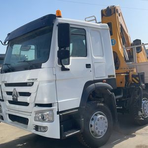 Sinotruk HOWO 375HP 30 Tons 8*4 Mounted Crane Truck