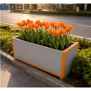 Space Saving Water Storage Flower Box with Modular Design for Easy Scalable Installations