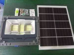 Outdoor Waterproof IP65 Remote Control Die Cast Aluminum 300W LED Solar Flood Light