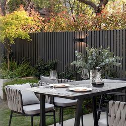 Powder-Coated Colorfast Aluminum Fence Aluminium Profile Extrusion for Hotel Gardens