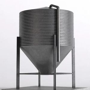 Durable Vibrating Screen and Hopper for Industrial Applications
