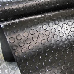 Recycled Black SBR Round DOT Rubber Floor Mat for Car