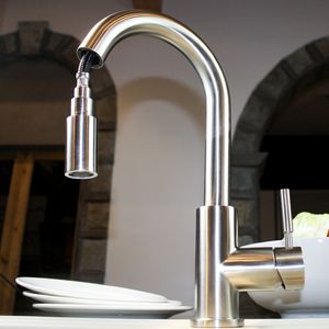 Stainless Steel Single Handle Brushed Pull out Kitchen Faucet