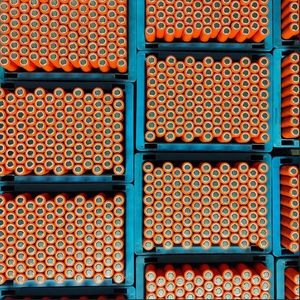 Rechargeable Cylindrical Lithium Ion Cells Ncm 18650p 3.7V 2000mAh Widely Applicable with Certifications