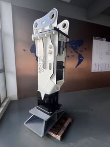 Hydraulic Breaker Made by Professional Factory with 140mm Chisel Sb81 Box Silence Type