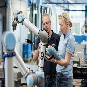 Advanced Six-Axis Industrial Robot for Welding and Cutting