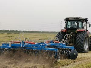1bz-4.5 Hot Sale High Quality Hydraulic Folding Heavy Duty Disc Harrow Plough Agricultural Farm Tractor Equipment Disc Harrow for Farm Machinesrrow