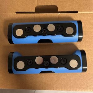 Easy Belt and Pulley Mounting Laser Wheel Alignment Apparatus