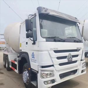 Sinotruk HOWO 6X4 10 Wheelers 380HP Mixing Tanks Produce Concrete Mixing Truck