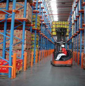 Industrial Drive-in Pallet Shelves with Heavy-Duty Steel Warehouse Storage Solutions