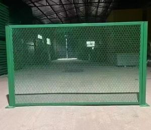 Galvanized Wire Mesh Fence for Outdoor Protection