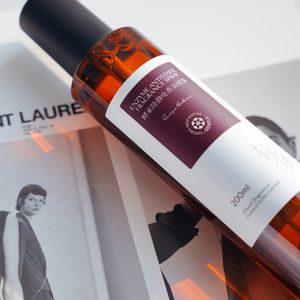 Travel Size Anti Static Spray Lightweight Fabric Static Spray Gentle on Clothing Sofa Fabric Application Green Textile Purification Spray
