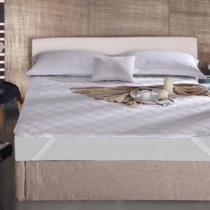 Hotel Polyester Fabric Anti-Wrinkle Mattress Protector/ Mattress Cover Factory