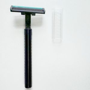 Custom Disposable Shaving Kit with Competitive Pricing and Custom Packaging