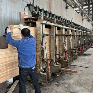Longest Wholesale High Quality Glued Wood Beam Pine Lumber Wood Construction Beam