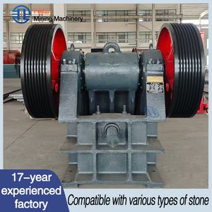 Feldspar Ore Breaking Open Pit Mine Portable Crushing Machine
