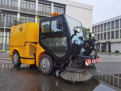 Hot Sales Road Sweeper Industrial Street Cleaning Machine Driving Floor Sweeper