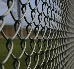 Low Price Galvanized Chain Link Fence Diamond Wire Mesh Factory Game Fence
