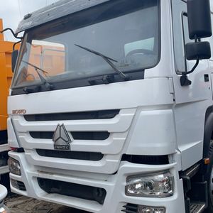 Sinotruk HOWO 6X4 10 Wheels Heavy Duty Cargo Truck
