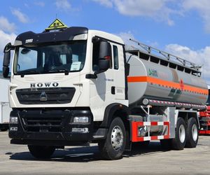 Sinotruk HOWO Tx 350HP 6X4 Oil Tank Truck