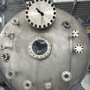 Industrial High-Pressure Chemical Reactor with Stainless Steel Design
