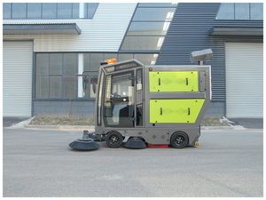 Driving Road Electric Sweeper Truck Industrial Cleaner Collecting Dust Rechargeable Electric Sweeper