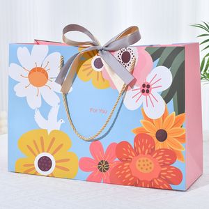 Energetic and Fresh Flower Gift Bag, Hand-Held Ins-Style Birthday Gift Paper Packaging Bag Shopping Bag