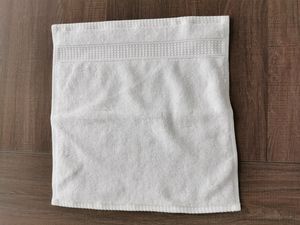 Luxury 100% Cotton 65g Hotel Hand Towel in 30X30cm Size
