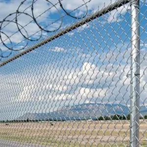 Durable Hot Dipped Galvanized Chain Link Wire Mesh Fencing