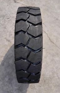 The Best Quality Bias Nylon Pneumatic Forklift Tire (700-9 7.00-9 6.50-10 650-10)