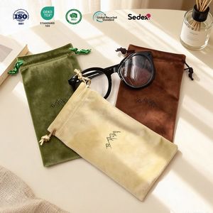 Wholesale Customizable Logo 9X18cm Velvet Mountain Pattern Durable Eyeglass Pouch High Quality Silk Printing Eyewear Pouch