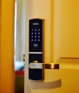 Residential Bluetooth Digital Electronic Door Lock for Apartment Airbnb Motel