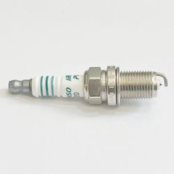 High Performance Iridium Spark Plug Bujias Ik20 OEM 22401-70j11