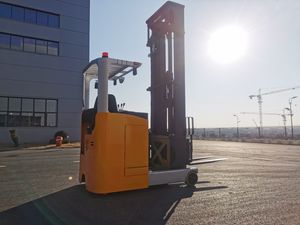 Factory Directly Price Forklift with Nissan Engine