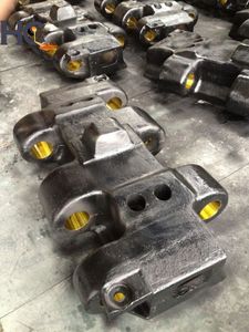 OEM High Quality Track Shoe Mining Machine Wear Spare Parts Track Pad