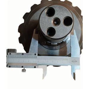 Wholesale High Precision Wg9114320251 Diesel Engine Driven Bevel Gear Middle Bridge