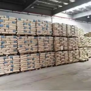 China Supplier PVC Raw Material Polyvinyl Chloride PVC Resin Powder / Granules PVC Resin Sg5 K67 for Pipes & Cable