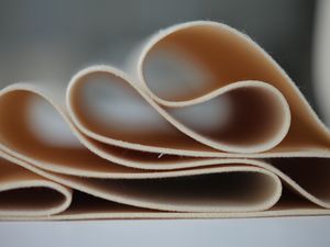 Industrial Singeing, Calendering, Heat-Set, High Quality 550-850 GSM Nonwoven Needle Felt