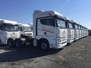 Hot Sale tractor truck FAW Hauling Tractor Head JH6 trucks